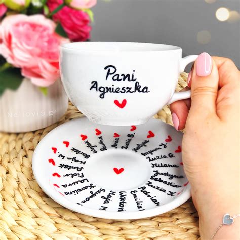 ręcznie zdobione filiżanki z porcelany z personalizacją