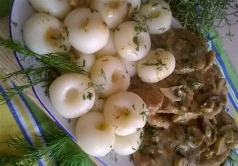 Kluski śląskie z bitkami wołowymi w sosie cebulowym