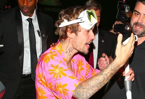 Justin Bieber w kostiumie płetwonurka na imprezie Halloweenowej