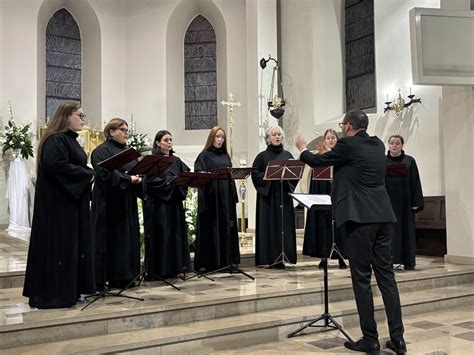 zdjęcia z koncertu muzyki dawnej w zabytkowym kościele lub na zamku w województwie lubuskim