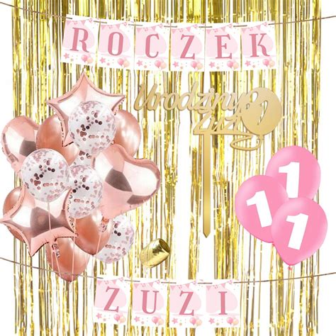 Ilustracja przedstawiająca zestaw różnorodnych dekoracji na roczek: balony, girlandy, topper na tort.