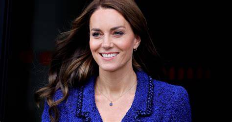 zdjęcie Kate Middleton w codziennej sytuacji, przed ślubem z księciem